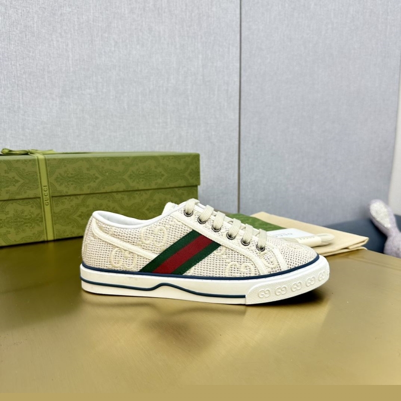 G*u*i casual shoes